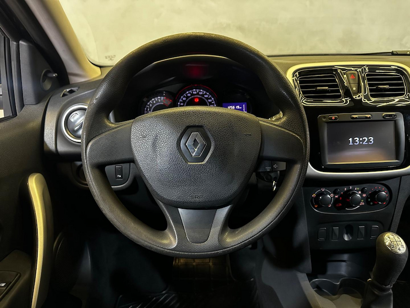 Foto do veículo RENAULT SANDERO  1.6 EXPRESSION 16V FLEX 4P MANUAL 2015 125.000 KM 42.900,00