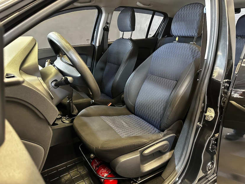 Foto do veículo RENAULT SANDERO  1.6 EXPRESSION 16V FLEX 4P MANUAL 2015 125.000 KM 42.900,00