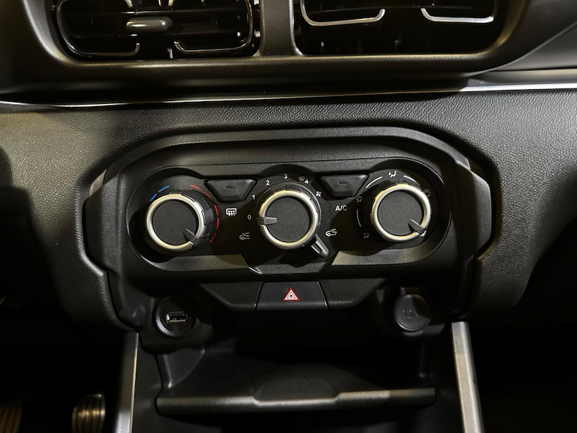 Foto do veículo CITROËN C3  LIVE PACK 1.0 MT 2025 8.677 KM 74.900,00