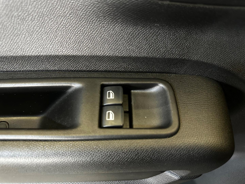 Foto do veículo CITROËN C3  LIVE PACK 1.0 MT 2025 8.677 KM 74.900,00