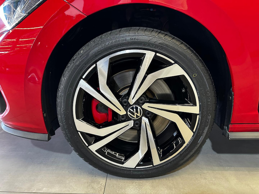 Foto do veículo VOLKSWAGEN JETTA  GLI 350 TSI 2.0 16V 4P AUT 2023 36.321 KM 202.900,00