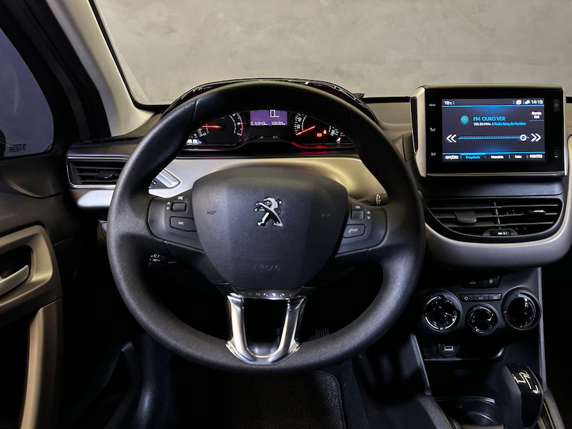 Foto do veículo PEUGEOT 2008  ALLURE EAT6 2023 15.903 KM 78.900,00