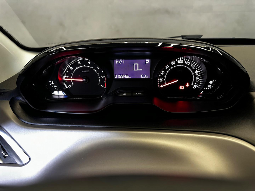 Foto do veículo PEUGEOT 2008  ALLURE EAT6 2023 15.903 KM 78.900,00