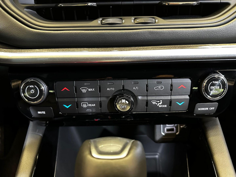 Foto do veículo JEEP COMMANDER  LONGITUDE T270 1.3 TB FLEX AUT. 2025 134 KM 194.900,00