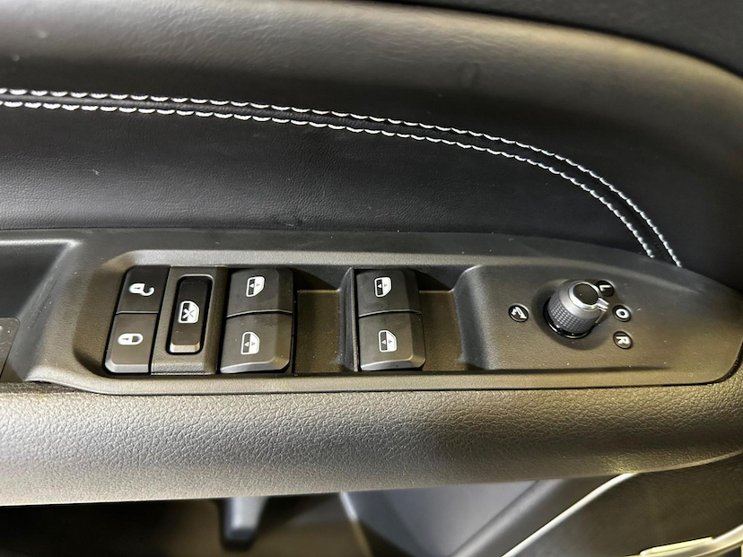 Foto do veículo JEEP COMMANDER  LONGITUDE T270 1.3 TB FLEX AUT. 2025 134 KM 194.900,00