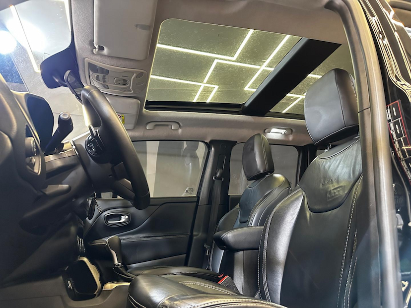 Foto do veículo JEEP RENEGADE  1.8 16V FLEX LONGITUDE 4P AUTOMATICO 2016 86.209 KM 73.900,00