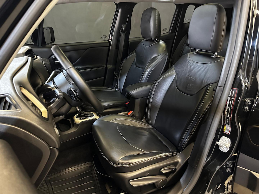 Foto do veículo JEEP RENEGADE  1.8 16V FLEX LONGITUDE 4P AUTOMATICO 2016 86.209 KM 73.900,00