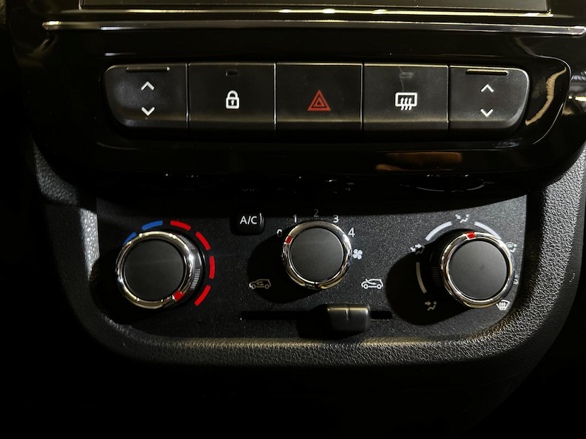Foto do veículo RENAULT KWID  OUTSIDER 1.0 2024 18.000 KM 64.900,00