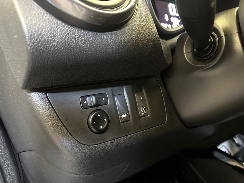 Foto do veículo RENAULT KWID  OUTSIDER 1.0 2024 18.000 KM 64.900,00