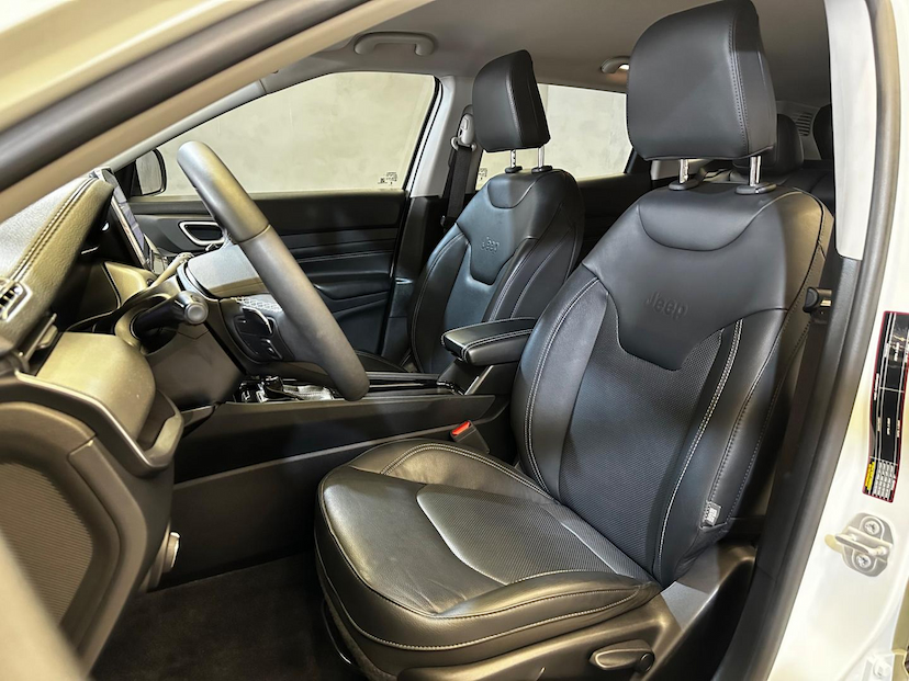 Foto do veículo JEEP COMPASS  LONG. T270 1.3 TB 4X2 FLEX AUT. 2023 23.051 KM 135.900,00