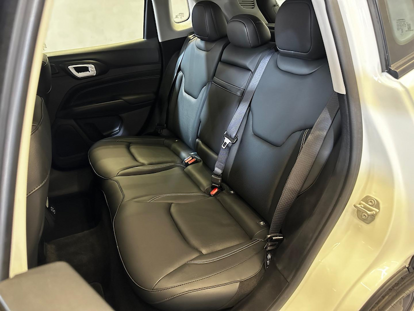 Foto do veículo JEEP COMPASS  LONGITUDE T270 TURBO FLEX AUT. 2025 141 KM 179.900,00