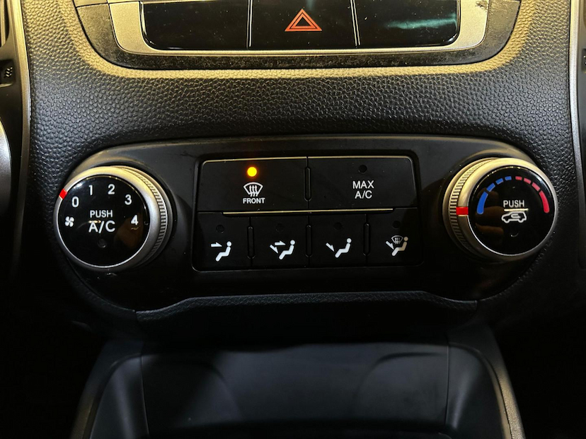 Foto do veículo HYUNDAI IX35  GLS 2.0 16V 2WD FLEX AUT.  2015 103.375 KM 73.900,00