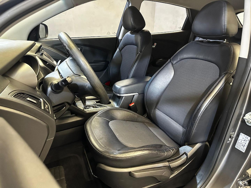 Foto do veículo HYUNDAI IX35  GLS 2.0 16V 2WD FLEX AUT.  2015 103.375 KM 73.900,00