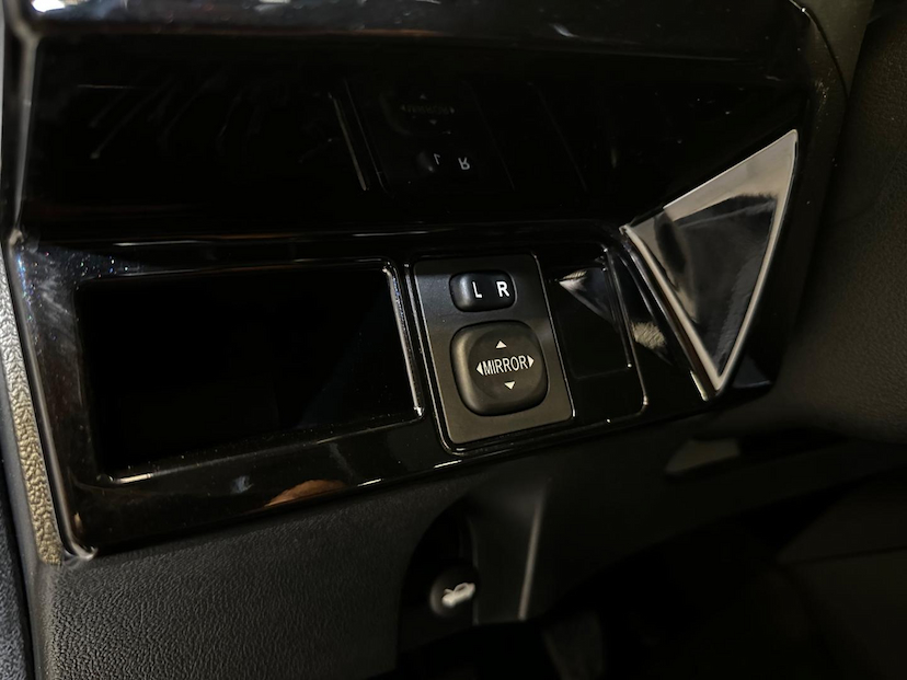 Foto do veículo TOYOTA ETIOS  PLATINUM SEDAN 1.5 FLEX MANUAL 2016 105.517 KM 52.900,00