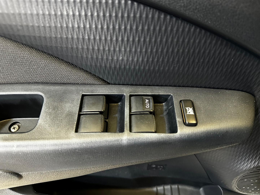 Foto do veículo TOYOTA ETIOS  PLATINUM SEDAN 1.5 FLEX MANUAL 2016 105.517 KM 52.900,00