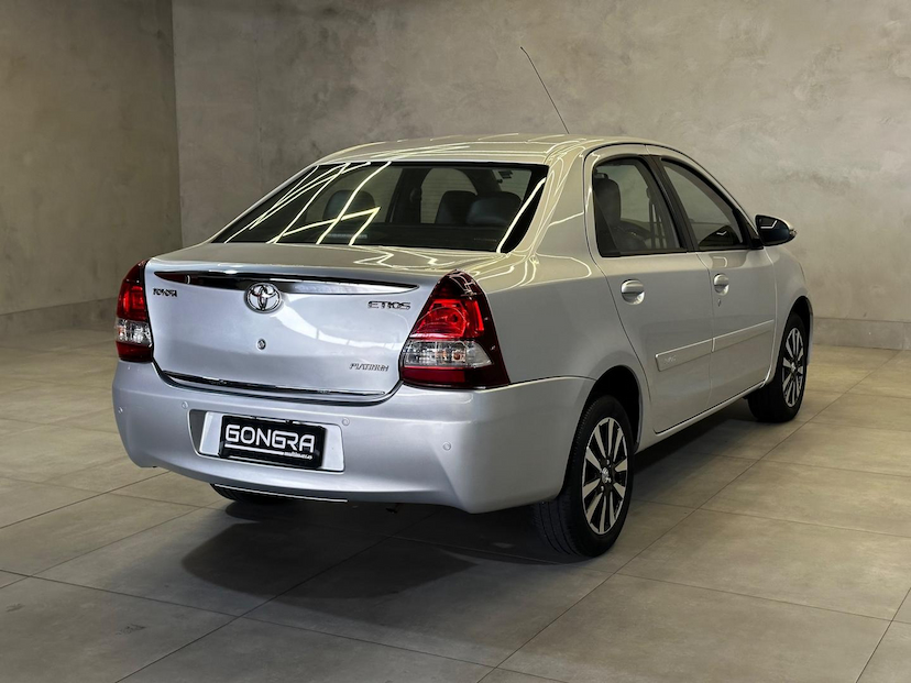 Foto do veículo TOYOTA ETIOS  PLATINUM SEDAN 1.5 FLEX MANUAL 2016 105.517 KM 52.900,00