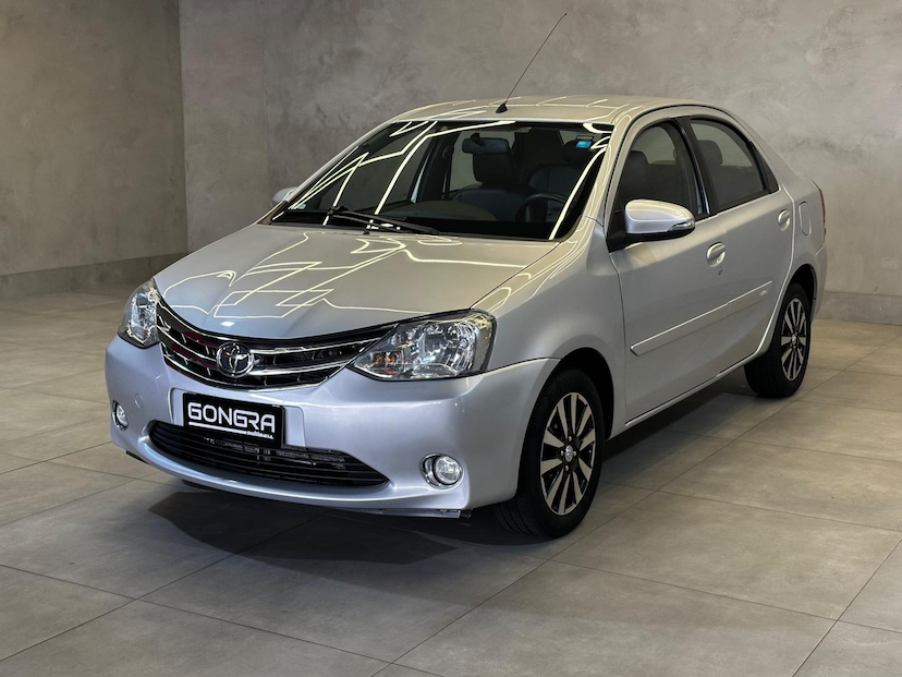 Foto do veículo TOYOTA ETIOS  PLATINUM SEDAN 1.5 FLEX MANUAL 2016 105.517 KM 52.900,00