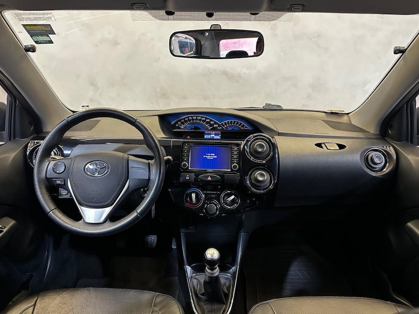 Foto do veículo TOYOTA ETIOS  PLATINUM SEDAN 1.5 FLEX MANUAL 2016 105.517 KM 52.900,00
