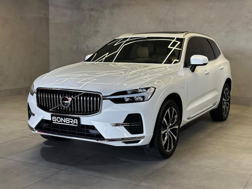 Foto do veículo VOLVO XC60  T8 ULTIMATE 2.0 AWD (HIBRIDO) 2023 17.446 KM 329.900,00