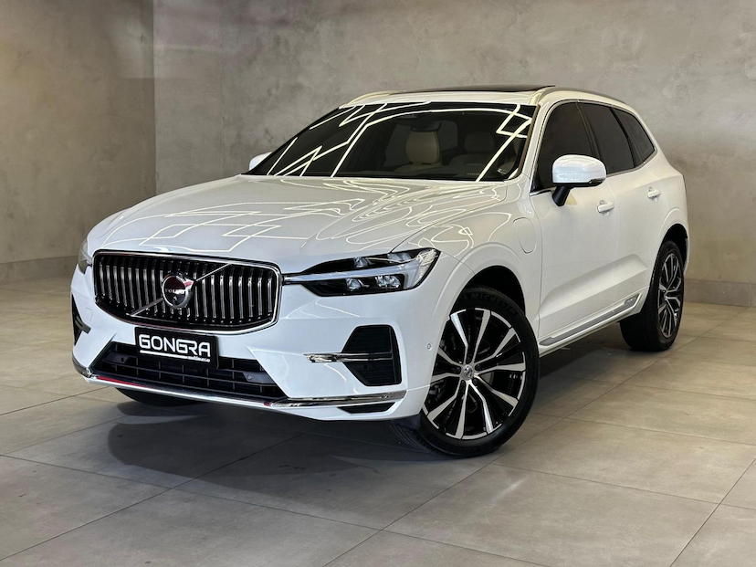 Foto do veículo VOLVO XC60  T8 ULTIMATE 2.0 AWD (HIBRIDO) 2023 17.446 KM 329.900,00