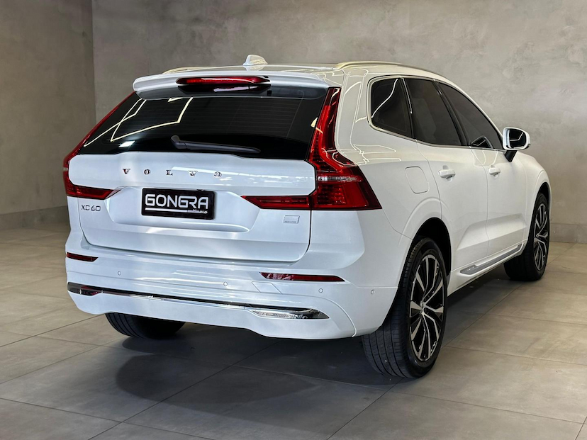Foto do veículo VOLVO XC60  T8 ULTIMATE 2.0 AWD (HIBRIDO) 2023 17.446 KM 329.900,00