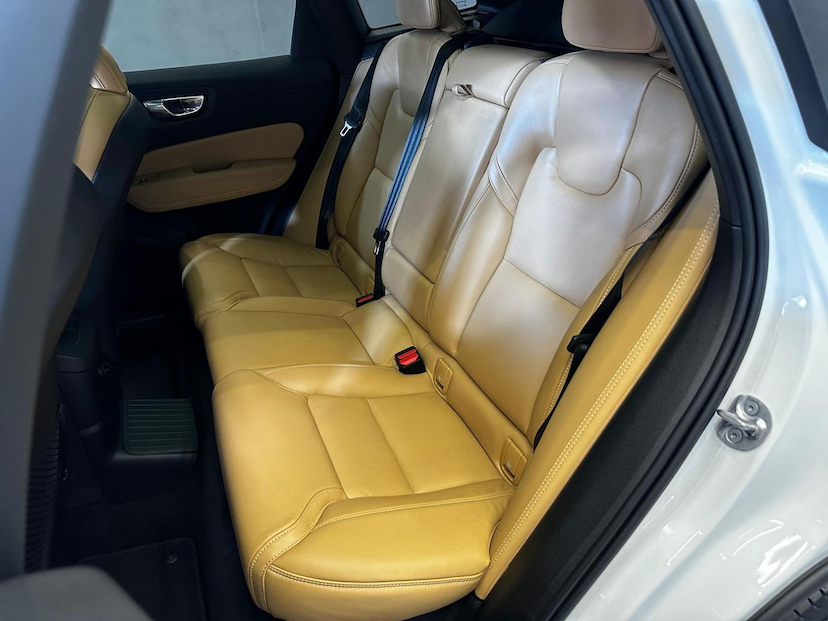 Foto do veículo VOLVO XC60  T8 ULTIMATE 2.0 AWD (HIBRIDO) 2023 17.446 KM 329.900,00