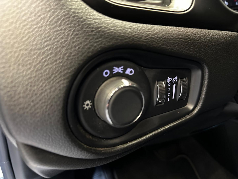 Foto do veículo JEEP RENEGADE  SPORT T270 1.3 TB 4X2 FLEX AUT. 2023 72.330 KM 96.900,00