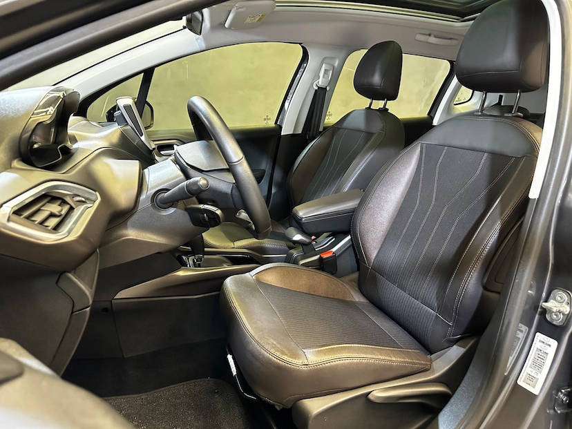 Foto do veículo PEUGEOT 2008  GRIFFE 1.6 TURBO FLEX 16V 5P AUT. 2020 55.700 KM 79.900,00