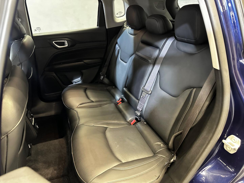 Foto do veículo JEEP COMPASS  LONG. T270 1.3 TB 4X2 FLEX AUT. 2022 22.549 KM 134.900,00