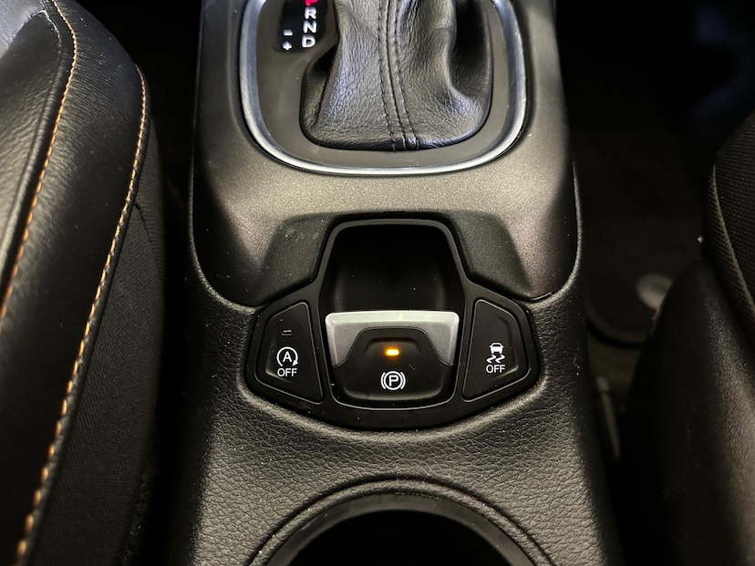 Foto do veículo JEEP COMPASS  LONGITUDE F 2021 60.417 KM 112.900,00