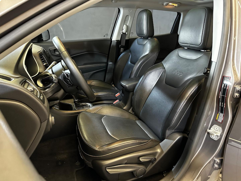 Foto do veículo JEEP COMPASS  LONGITUDE F 2021 60.417 KM 112.900,00