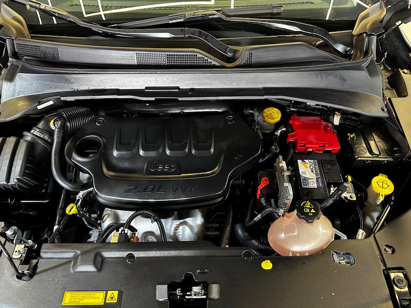 Foto do veículo JEEP COMPASS  LONGITUDE F 2021 60.417 KM 112.900,00