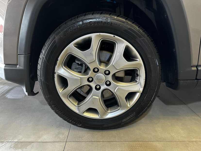 Foto do veículo JEEP COMPASS  LONGITUDE F 2021 60.417 KM 112.900,00