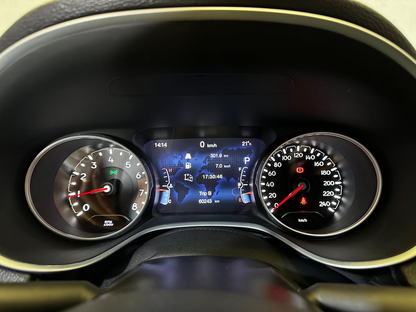 Foto do veículo JEEP COMPASS  LONGITUDE F 2021 60.417 KM 112.900,00