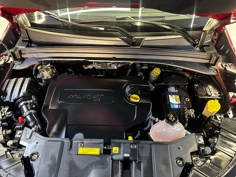 Foto do veículo FIAT TORO  2.0 16V TURBO DIESEL FREEDOM 4WD AT9 2019 69.700 KM 109.900,00