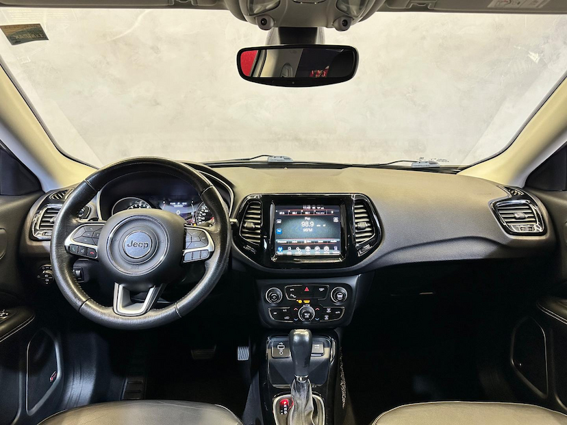 Foto do veículo JEEP COMPASS  LONGITUDE 2.0 4X2 FLEX 16V AUT 2017 85.509 KM 89.900,00