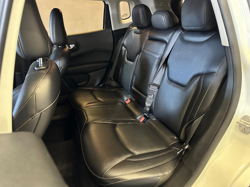 Foto do veículo JEEP COMPASS  LONGITUDE 2.0 4X2 FLEX 16V AUT 2017 85.509 KM 89.900,00