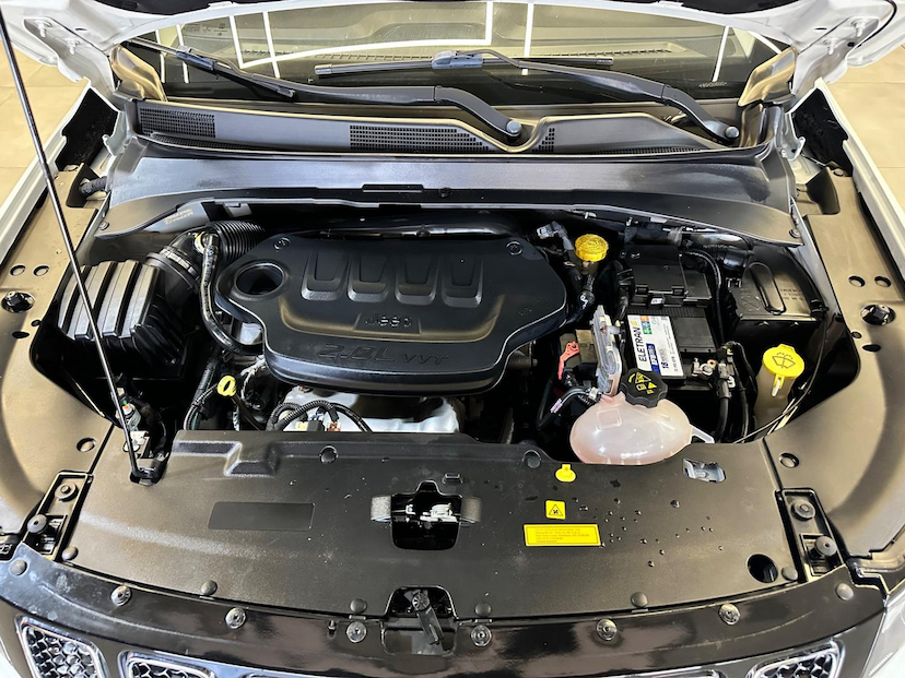 Foto do veículo JEEP COMPASS  LONGITUDE 2.0 4X2 FLEX 16V AUT 2017 85.509 KM 89.900,00