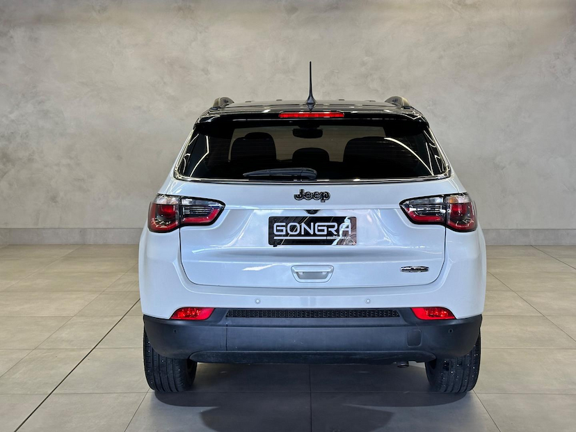 Foto do veículo JEEP COMPASS  LONGITUDE 2.0 4X2 FLEX 16V AUT 2017 85.509 KM 89.900,00
