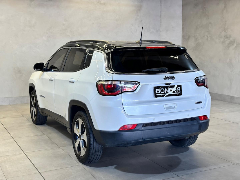 Foto do veículo JEEP COMPASS  LONGITUDE 2.0 4X2 FLEX 16V AUT 2017 85.509 KM 89.900,00