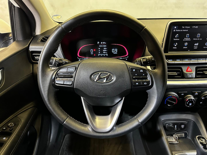 Foto do veículo HYUNDAI HB20  10TA PLATINU 2023 54.781 KM 91.900,00