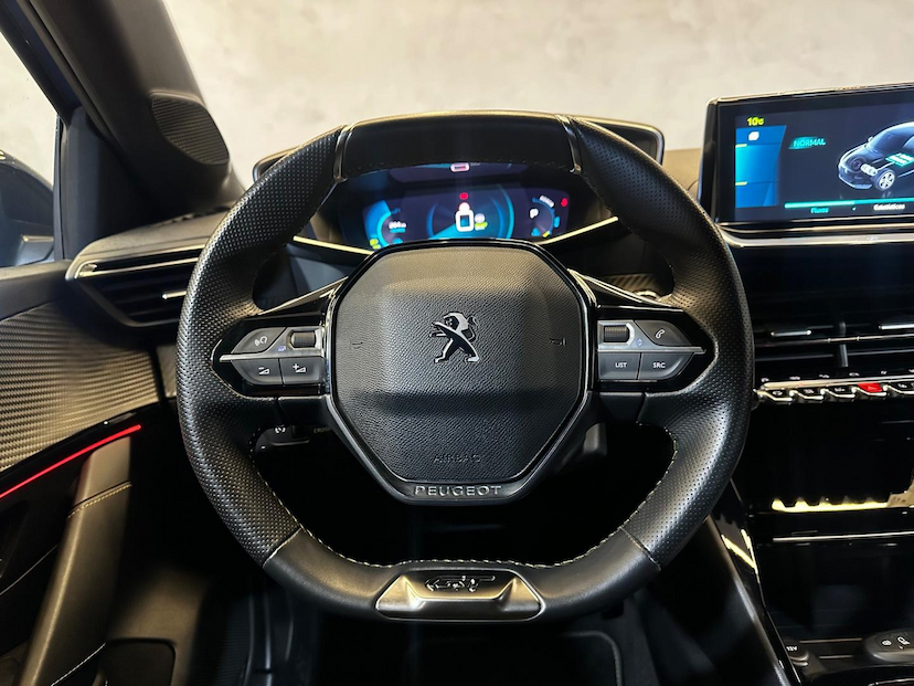 Foto do veículo PEUGEOT 208 E-208 GT 5P AUT. 2022 2.921 KM 115.900,00
