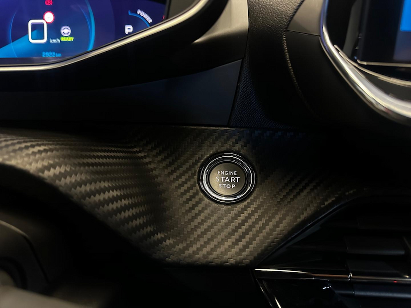 Foto do veículo PEUGEOT 208 E-208 GT 5P AUT. 2022 2.921 KM 115.900,00