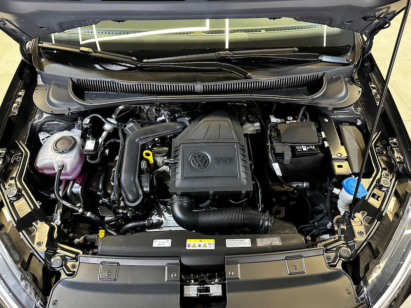 Foto do veículo VOLKSWAGEN NIVUS  1.0 200 TSI HIGHLINE 2025 6.435 KM 149.900,00
