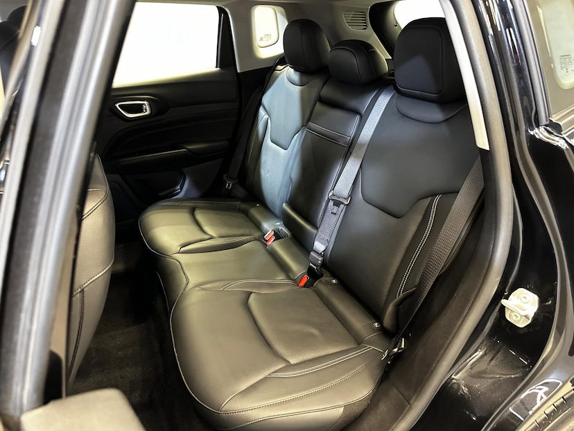 Foto do veículo JEEP COMPASS  LONG. T270 1.3 TB 4X2 FLEX AUT. 2025 7.890 KM 176.900,00