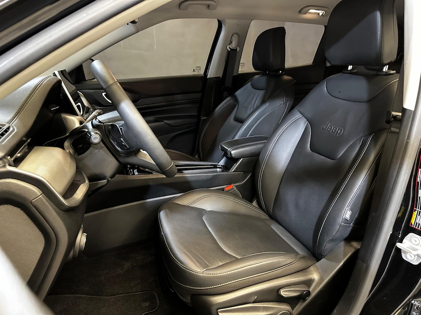 Foto do veículo JEEP COMPASS  LONG. T270 1.3 TB 4X2 FLEX AUT. 2025 19.649 KM 155.900,00