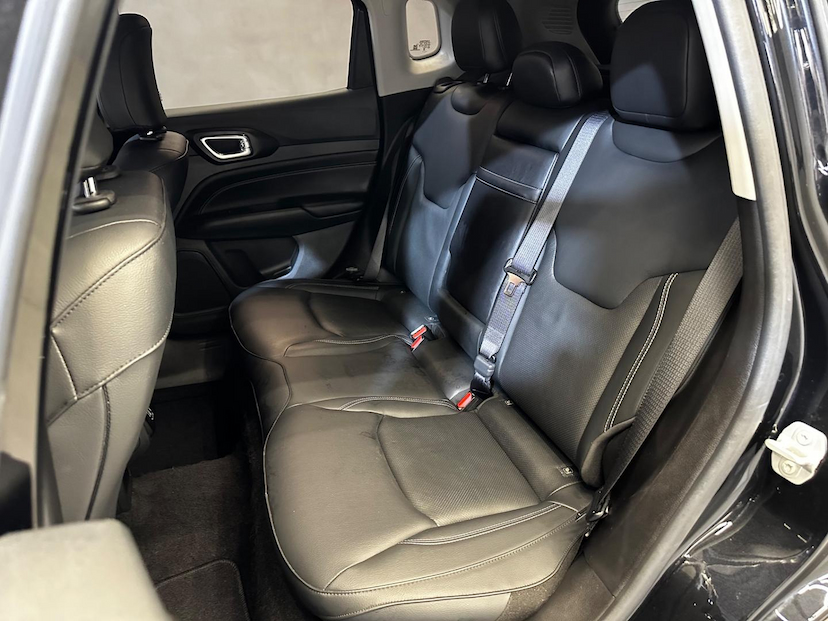Foto do veículo JEEP COMPASS  LONG. T270 1.3 TB 4X2 FLEX AUT. 2025 19.649 KM 155.900,00