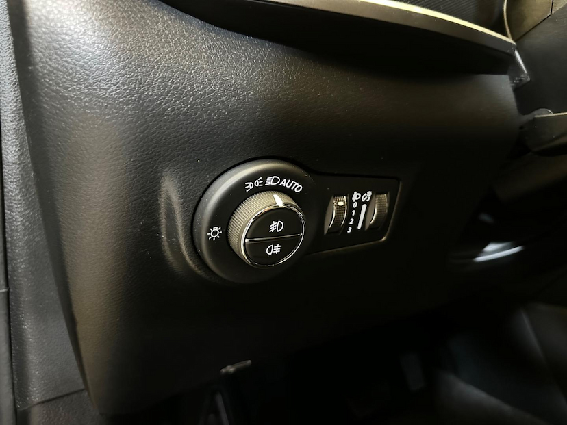 Foto do veículo JEEP COMPASS  LONG. T270 1.3 TB 4X2 FLEX AUT. 2022 44.816 KM 130.900,00