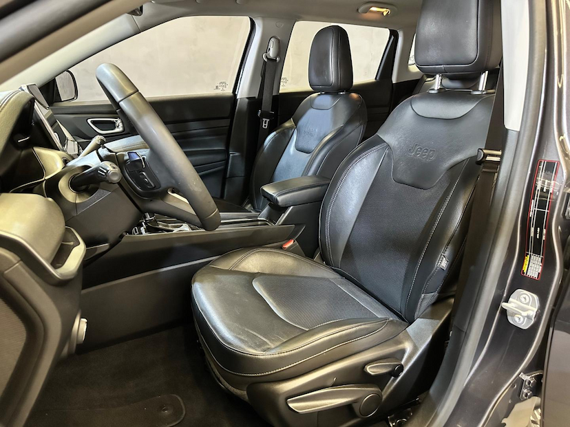 Foto do veículo JEEP COMPASS  LONG. T270 1.3 TB 4X2 FLEX AUT. 2022 44.816 KM 130.900,00