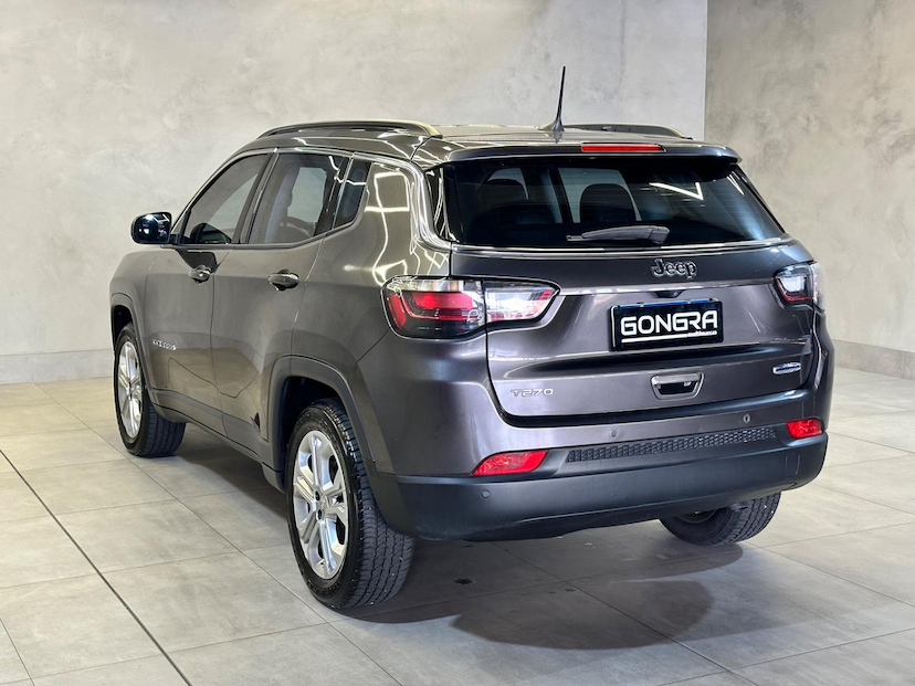 Foto do veículo JEEP COMPASS  LONG. T270 1.3 TB 4X2 FLEX AUT. 2022 44.816 KM 130.900,00